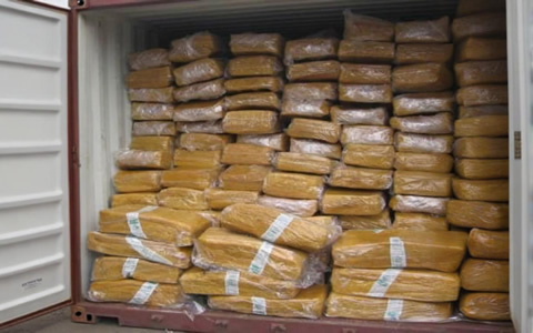 天然橡胶期货价格13800元附近徘徊